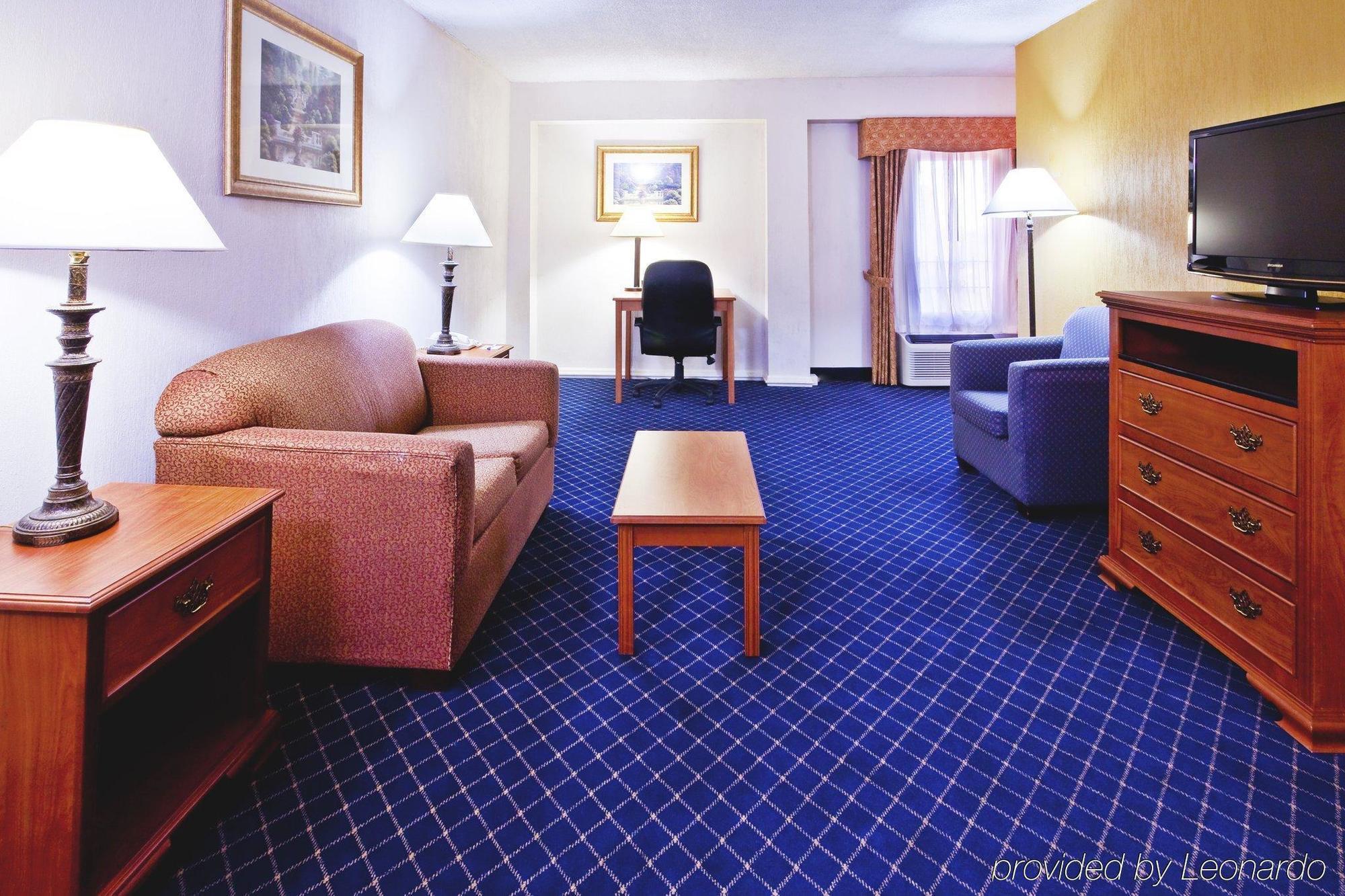 Holiday Inn Express & Suites Nashville-I-40 & I-24 Zimmer foto